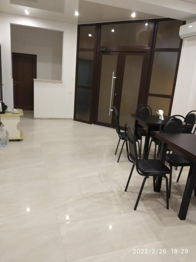 Hotel Paulina Falesti Extérieur photo